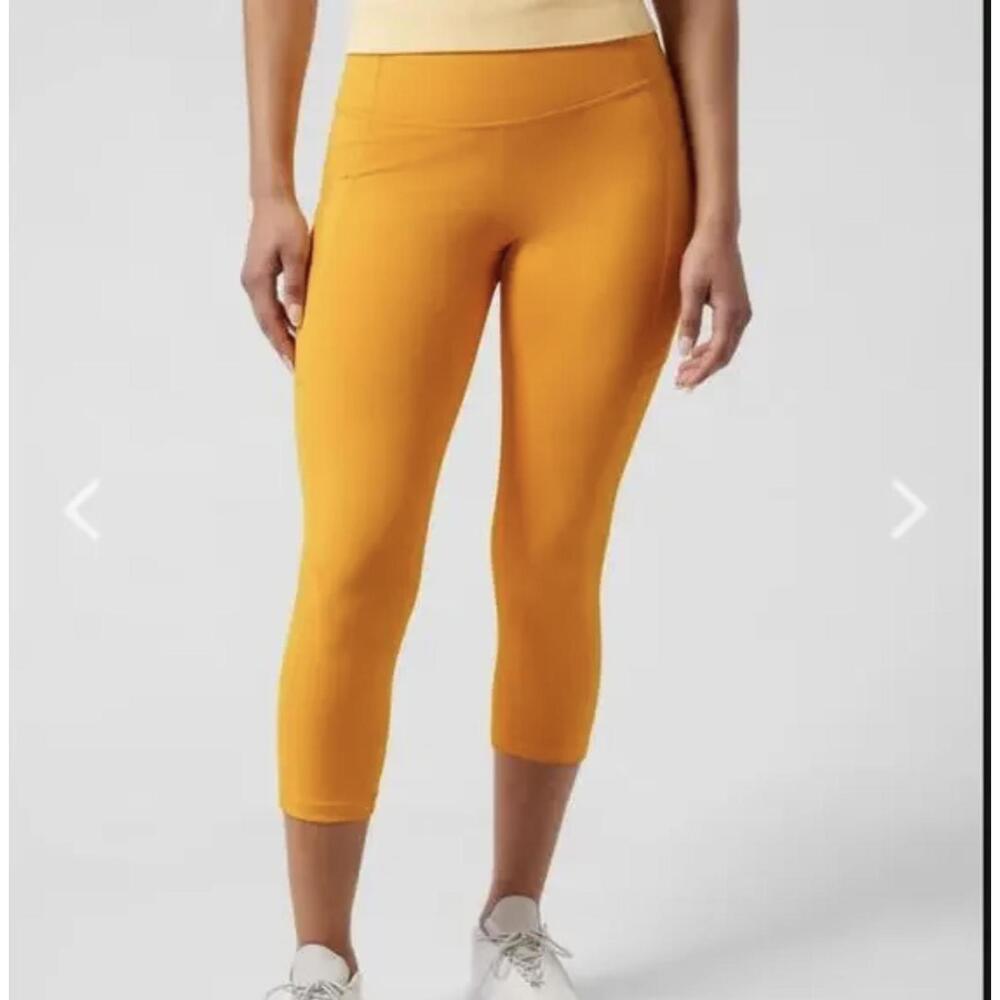 XS - ATHLETA - Ultimate Stash II Capri Leggings NEW $99 msrp